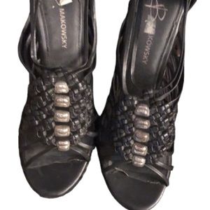 B .MAKOWSKY black SIZE 10 strappy platform wedge back zip silver detail